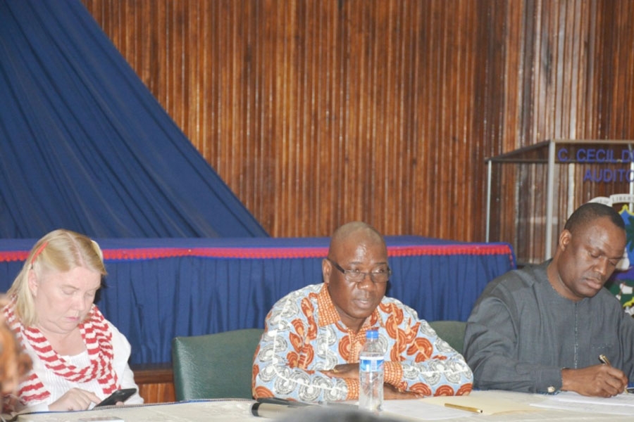 Melhorando o servi&ccedil;o p&uacute;blico atrav&eacute;s de contrata&ccedil;&atilde;o de desempenho e responsabilidade social