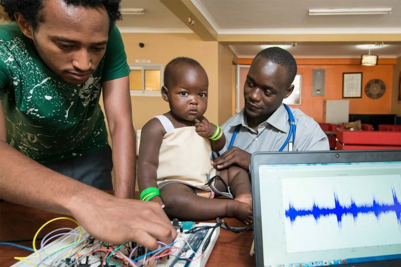 Biomedical Smart Jacket &ldquo;MamaOpe&rdquo;
